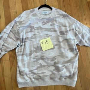 American eagle over sized crew neck